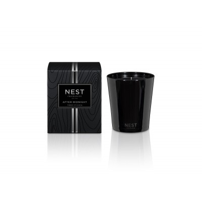 Nest Ароматическая свеча Черный сандал three o'clock
