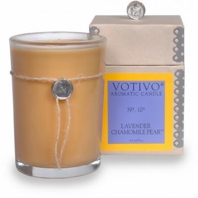 Votivo Ароматическая свеча Ромашка, лаванда и груша
