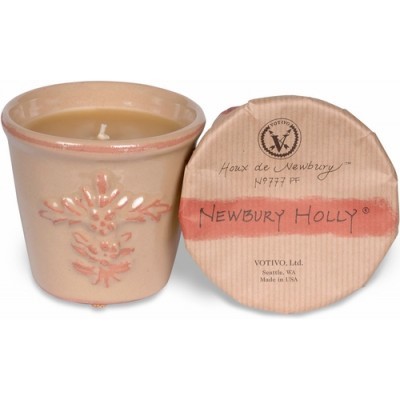 Votivo Ароматическая свеча Ньюберийский остролист