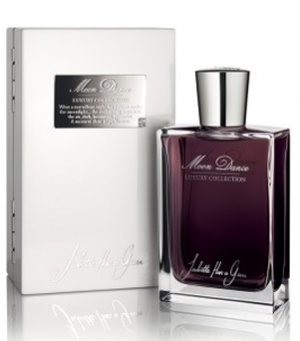 Juliette Has A Gun Moon Dance